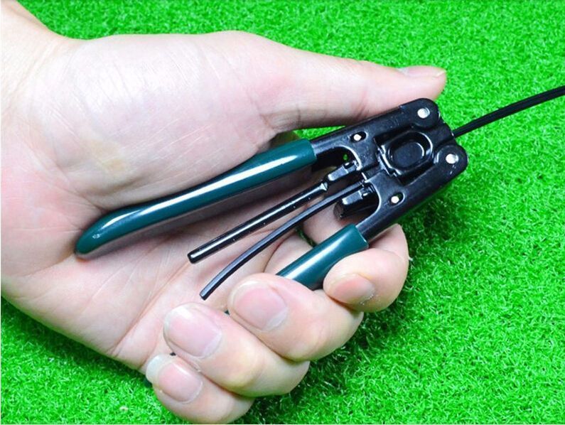 Drop Cable Stripper (Stripper pentru cablu FTTH) 33-008 фото Drop Cable Stripper (Stripper pentru cablu FTTH) 33-008 фото