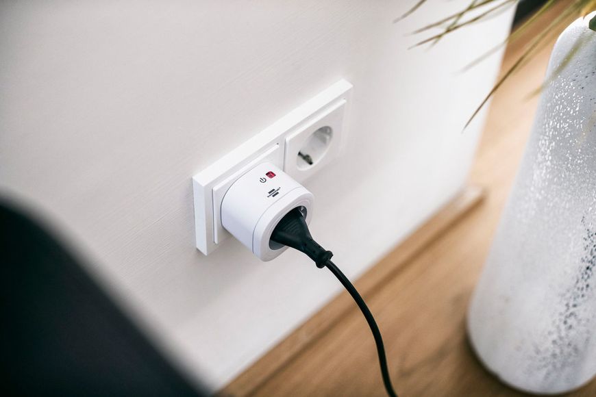 WiFi Socket WA 3000 XS01 (умная Wi-Fi розетка с голосовым управлением через Amazon Alexa или Google Assistant, встроенным таймером, бесплатным приложением) brennenstuhl®Connect 1294850 фото